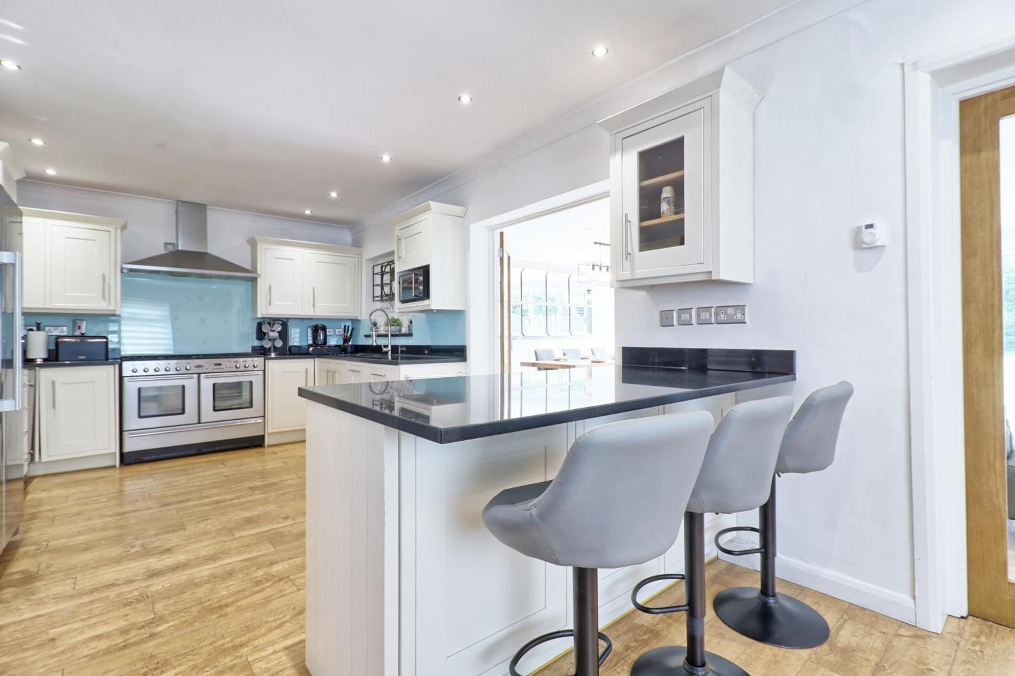 Modernised Luxury Family Home In Theydon Bois With London Skyline Views Luaran gambar