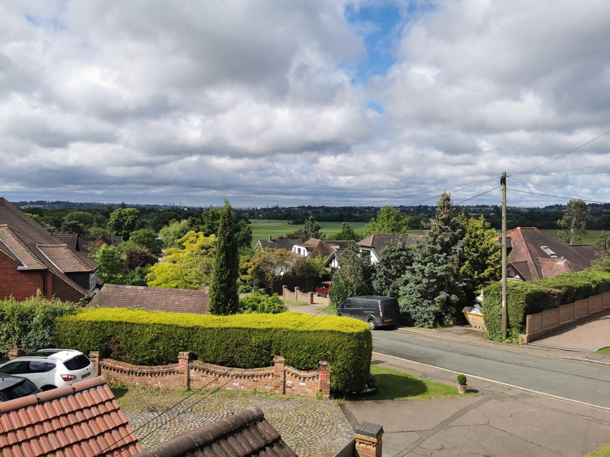 Modernised Luxury Family Home In Theydon Bois With London Skyline Views Luaran gambar