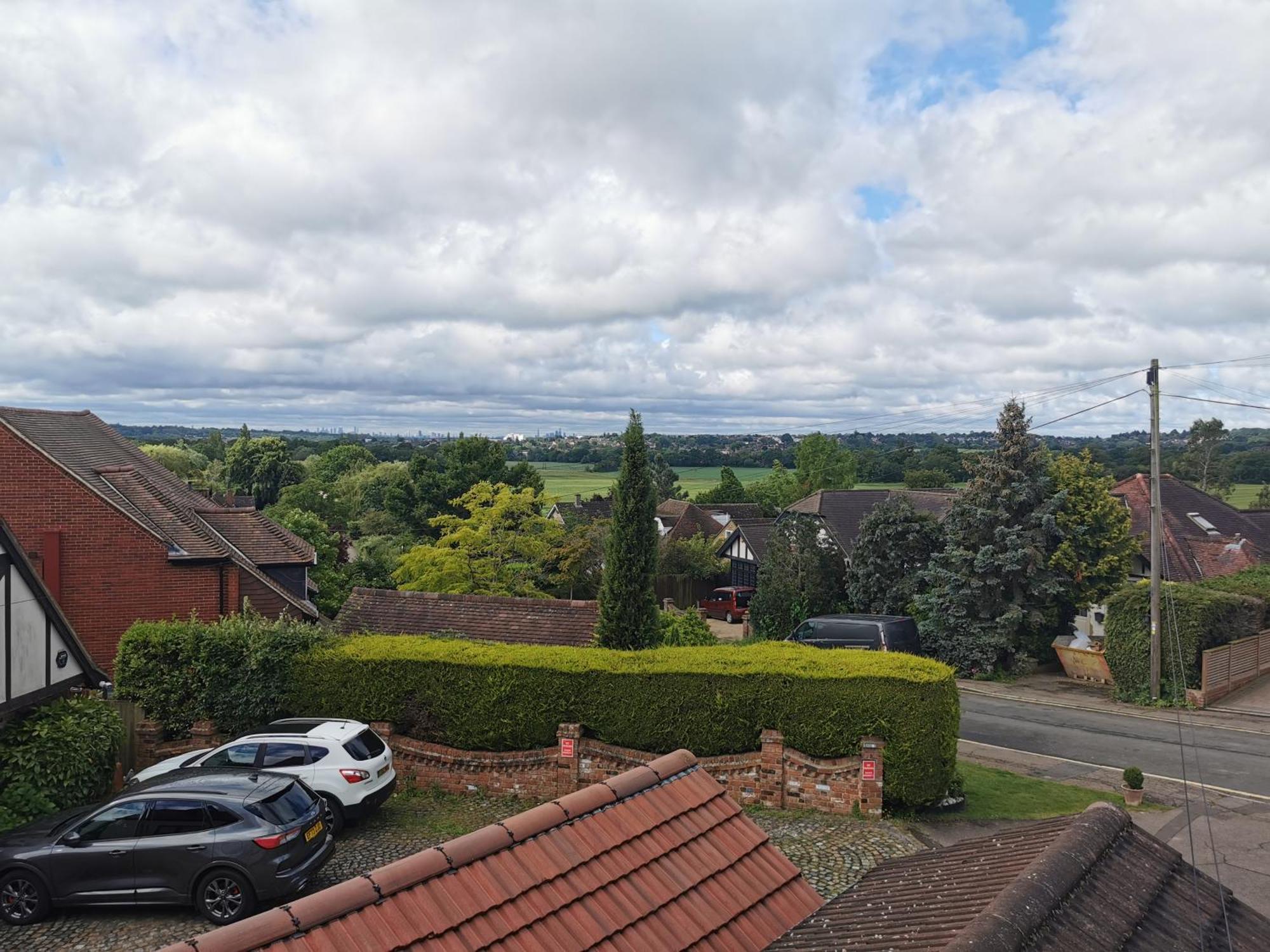 Modernised Luxury Family Home In Theydon Bois With London Skyline Views Luaran gambar